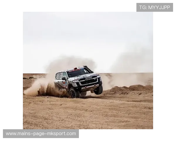 拉力车队进行碎石高速路段测试,车辆稳定度加强